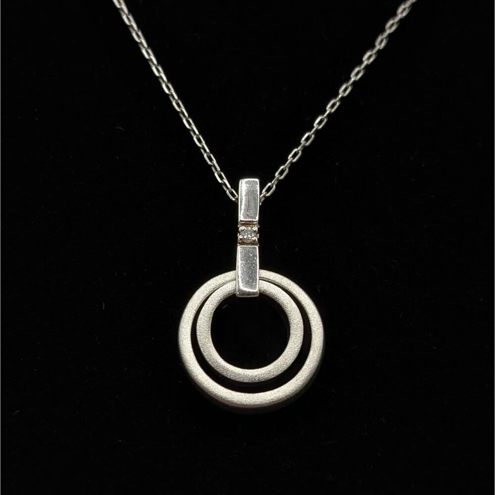 Hot Diamonds Signed Sterling Silver 925 Diamond Accent Circles Pendant Necklace